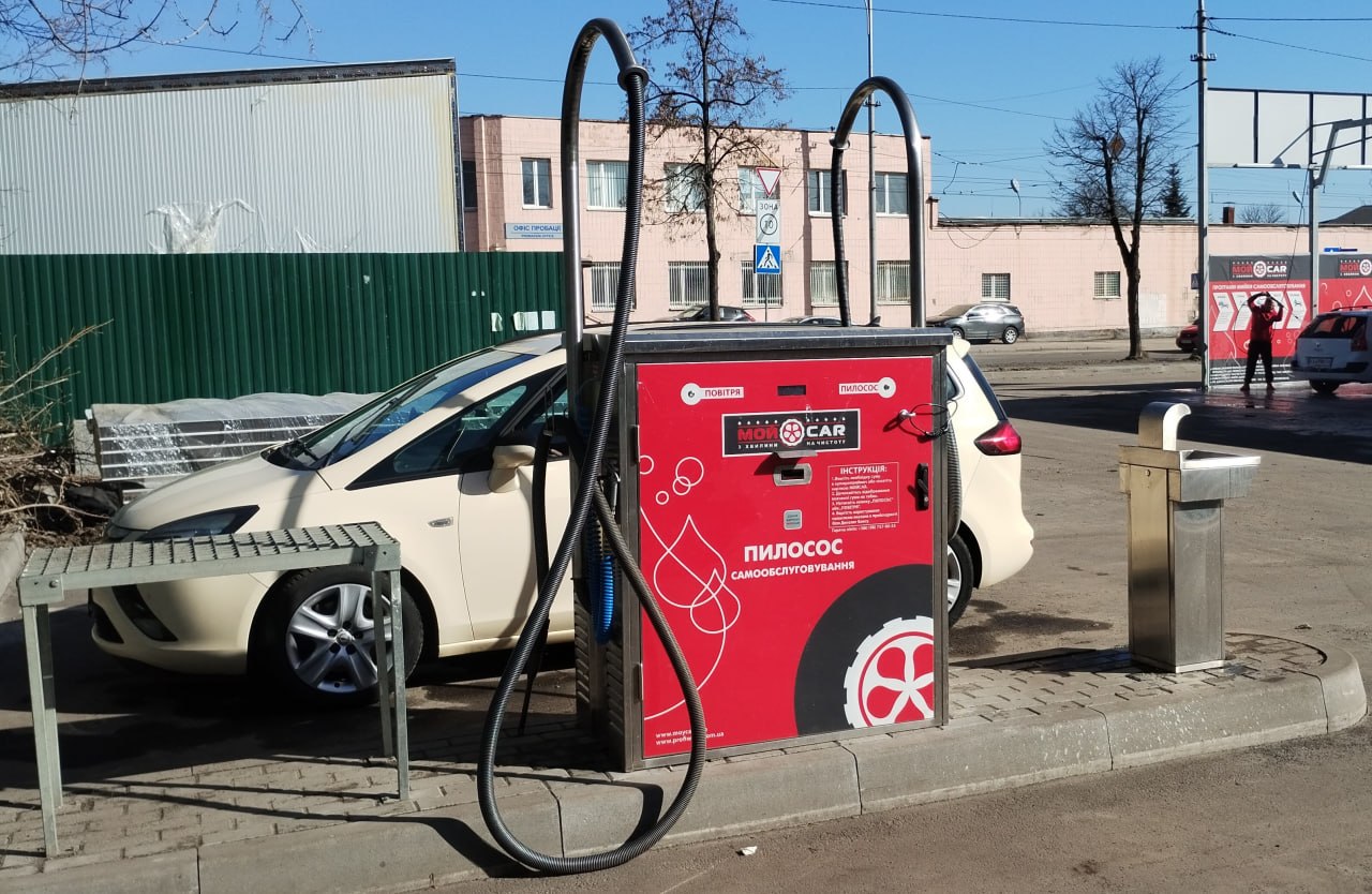 Пилосос PROFIWASH в роботі